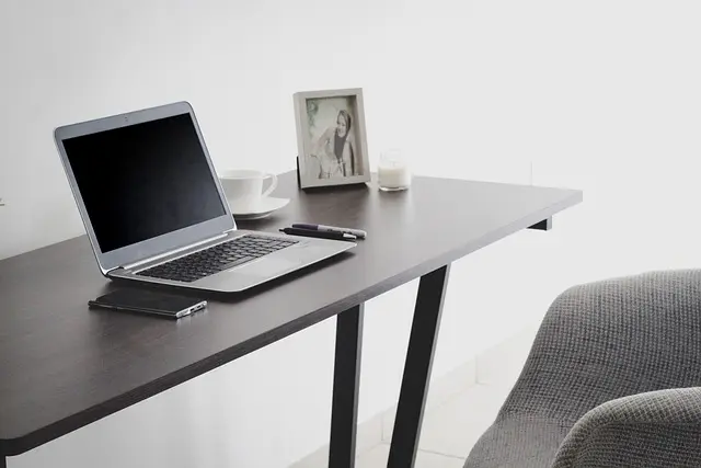 Jak nowoczesna technologia zmienia nasze podejście do pracy?